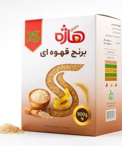 تصویر بسته برنج قهوه‌ای هاژه با زمینه سفید و سایه نرم، همراه با ظرف کوچک برنج پخته و دانه‌های خام روی سطح سفید — حس لوکس و مینیمال برای صفحه محصول سورن فودز